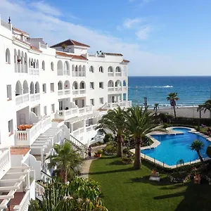 https://apartamentos-starnerja.es-andalucia.com